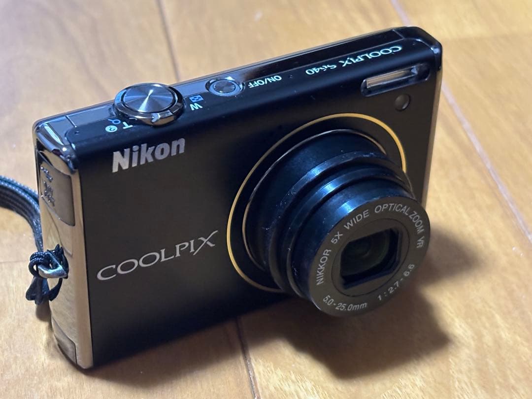 Nikon COOLPIX S640 本体と付属品