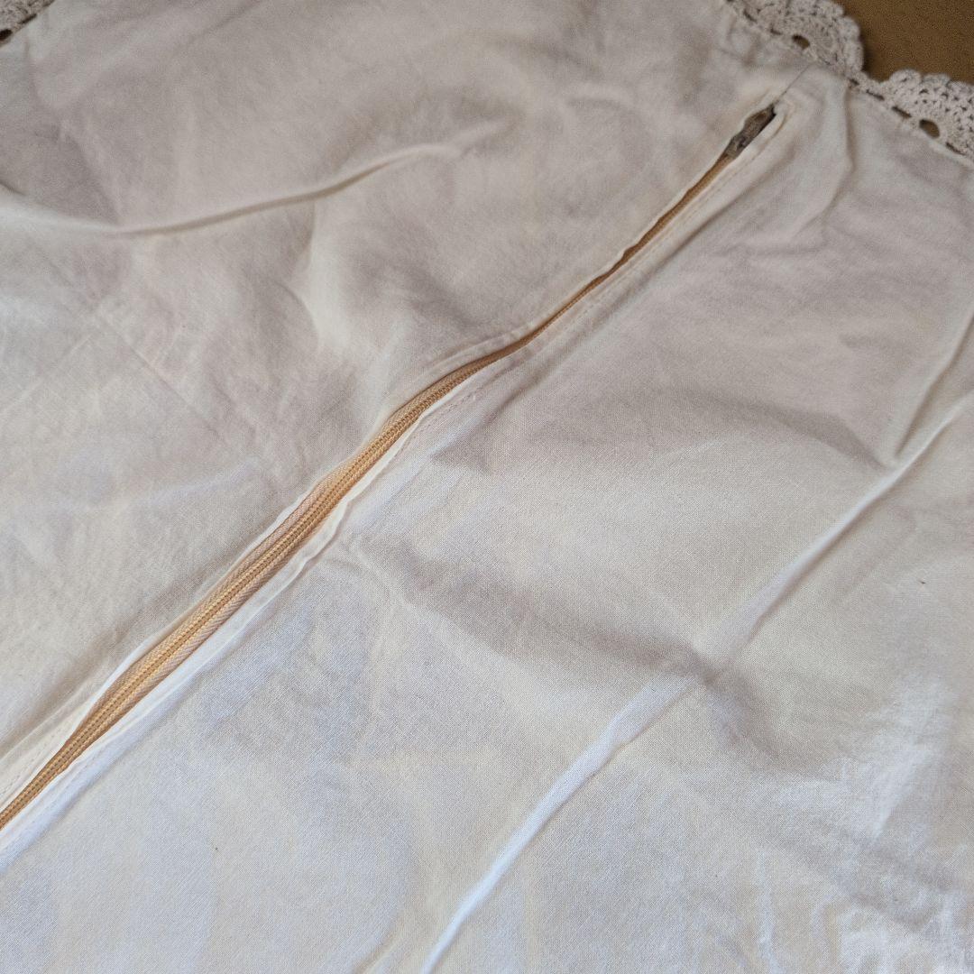 最終値下げ価格にヴィンテージ　レース刺繍のコットン製クッションカバー