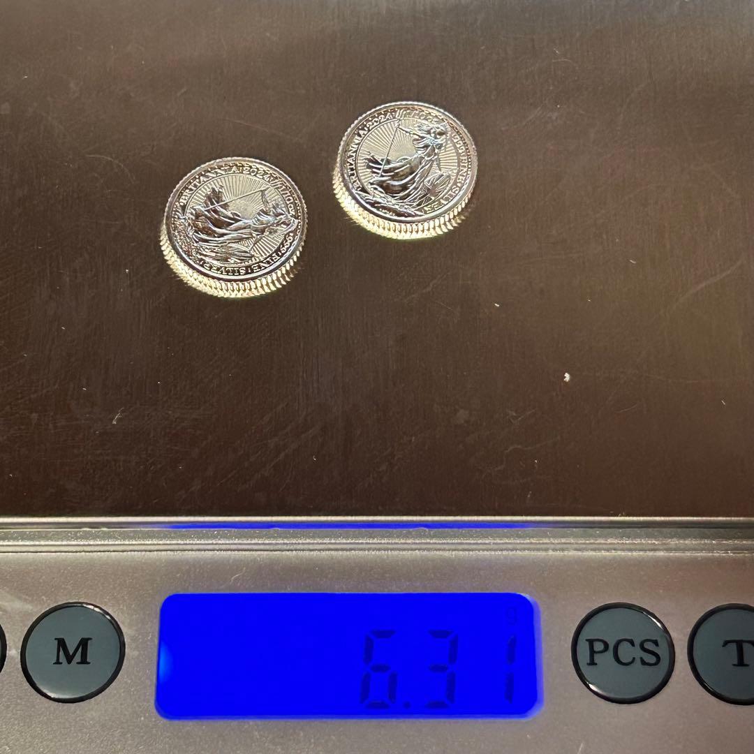 【純銀】イギリスのロイヤルミント（王室造幣局）発行「ブリタニア銀貨」　2枚セット