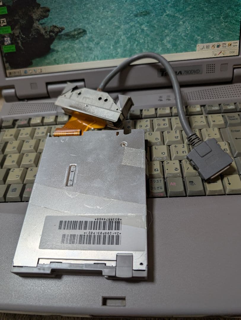 Toshiba Tecra 780DVD Windows 2000ノートPC