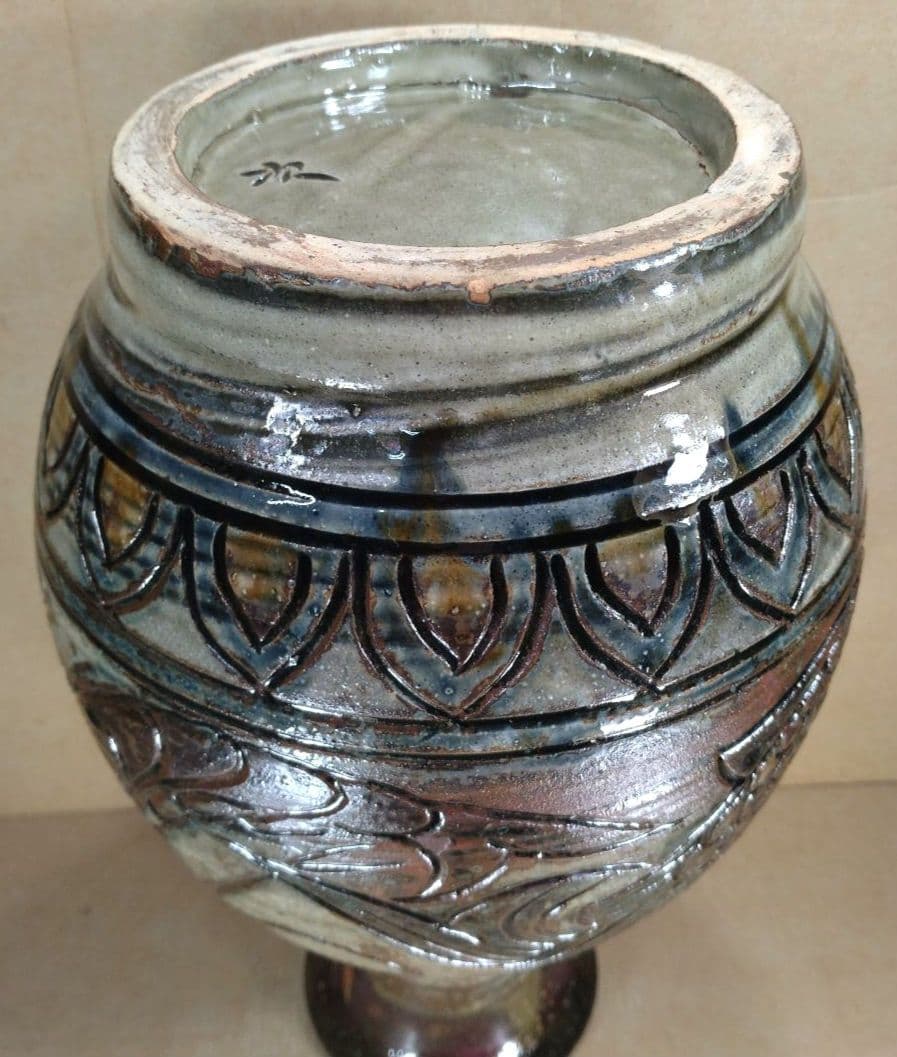 【本物保証】金城次郎 壷屋焼 海老魚紋壷(海老2魚2）共箱 人間国宝 ｈ31㎝