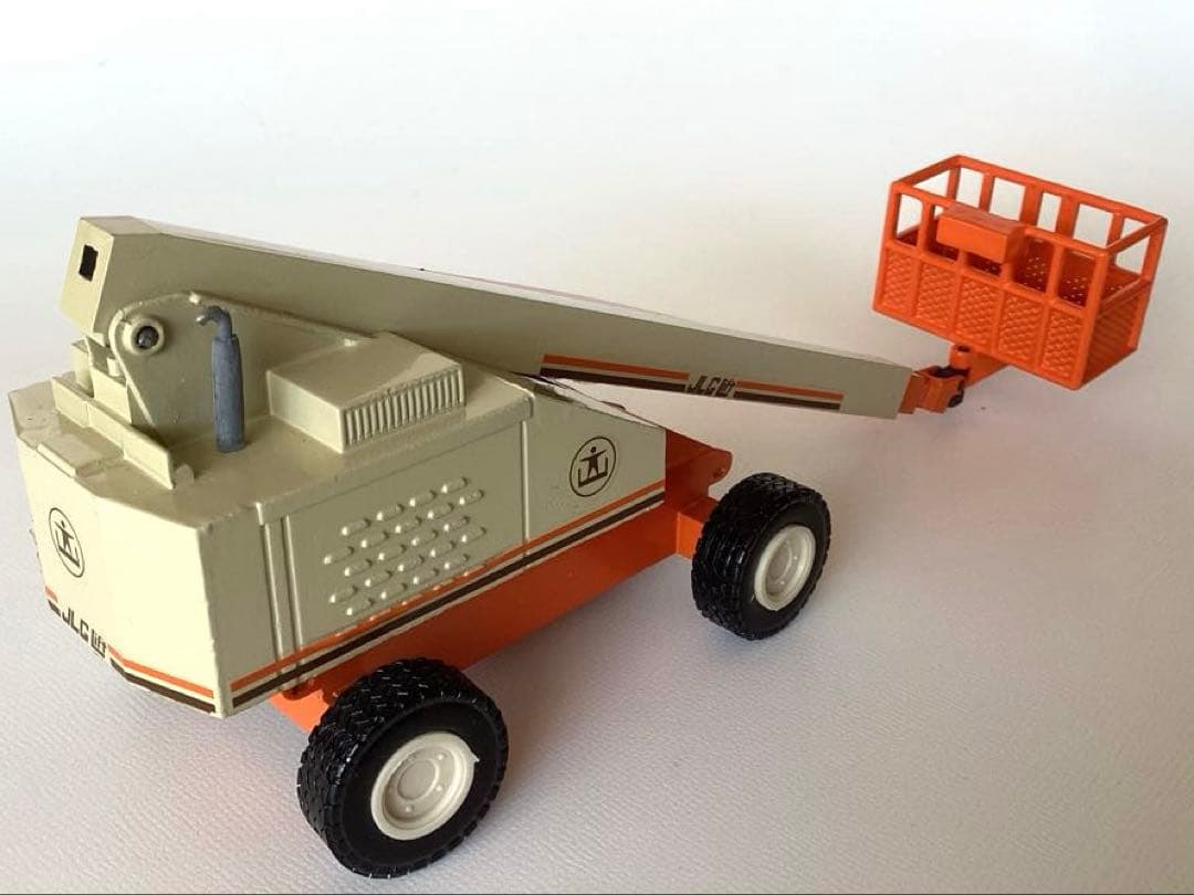 NZGミニカー　高所作業車JLG Model 60H 1/50