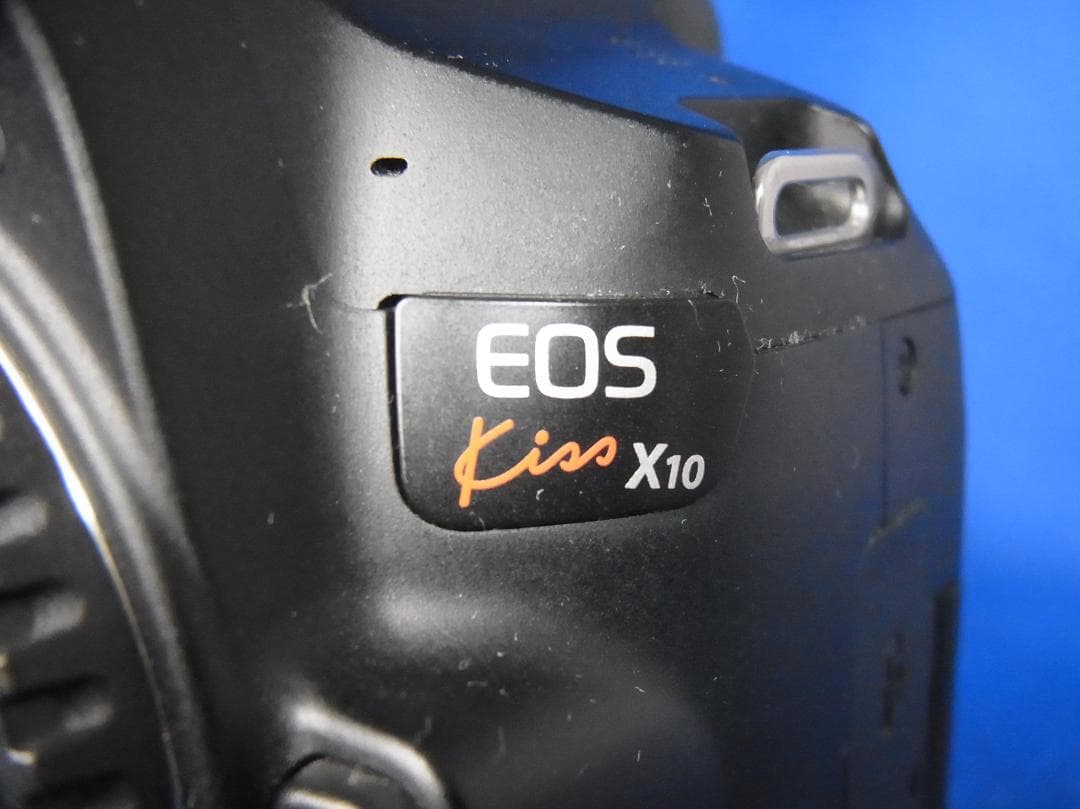 #3216 EOS Kiss X10 Canon ボディ