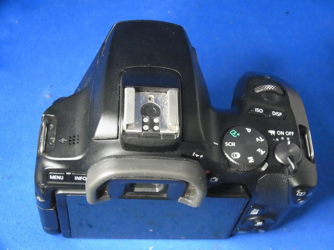 #3216 EOS Kiss X10 Canon ボディ