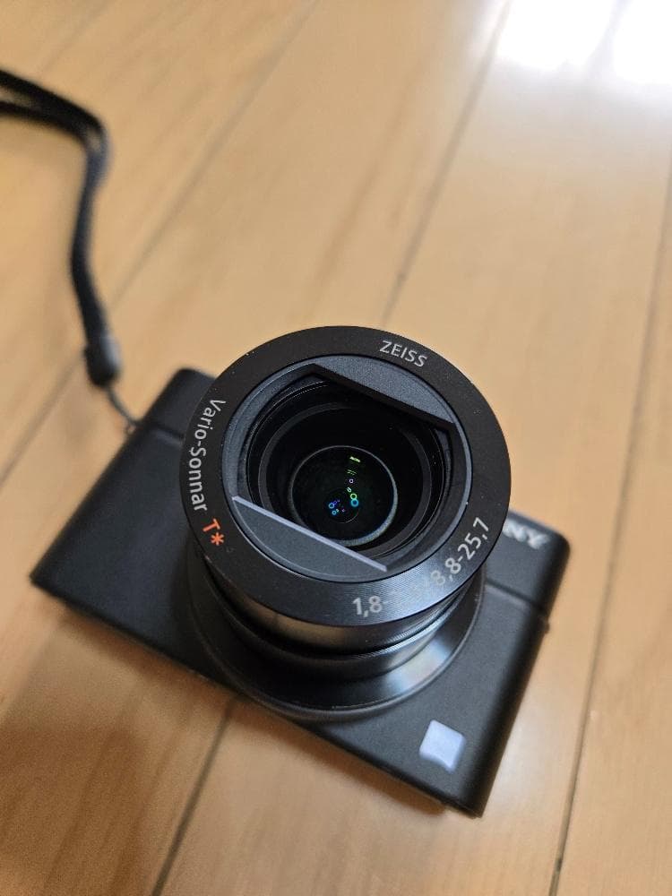 コンパクトデジタルカメラ SONY Cyber-shot RX100M4