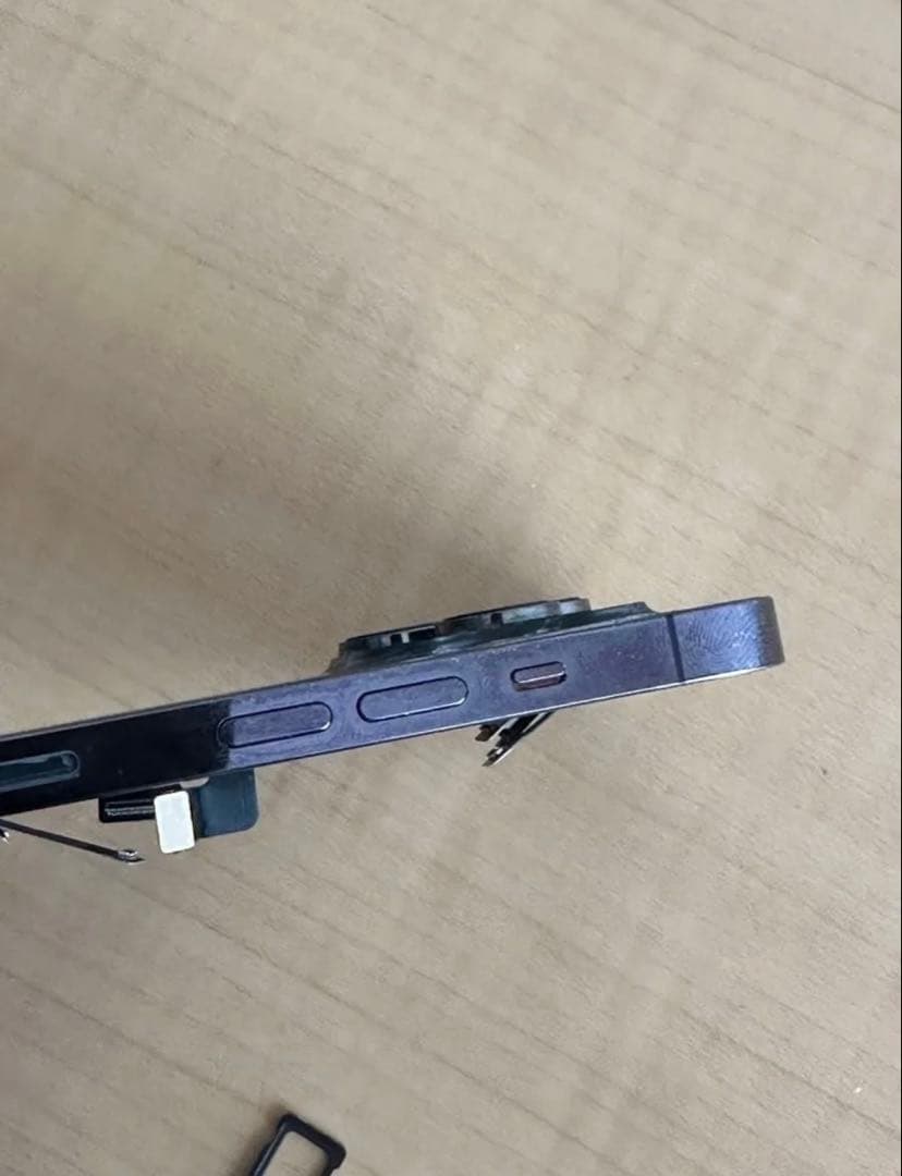 iPhone 14 Pro バックパネル筐体 パープル系 ジャンク 部品取り用