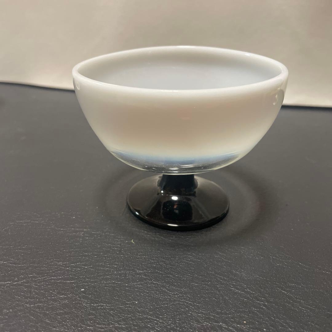 氷コップ　デザート　レトロ　乳白色　氷