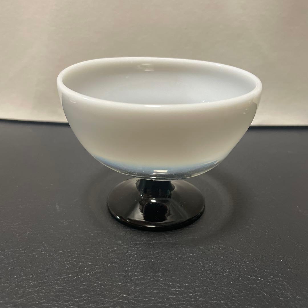 氷コップ　デザート　レトロ　乳白色　氷