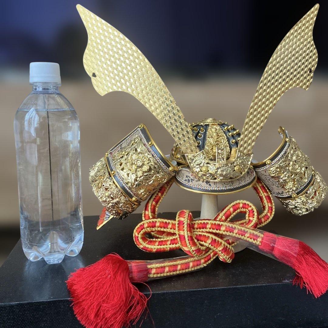 五月人形　兜　台座付き