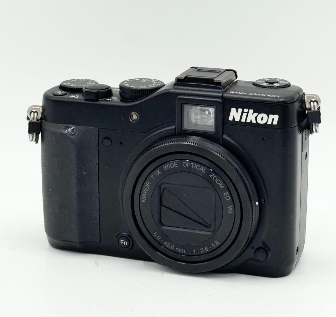 Nikon COOLPIX P7000 コンパクトデジタルカメラ