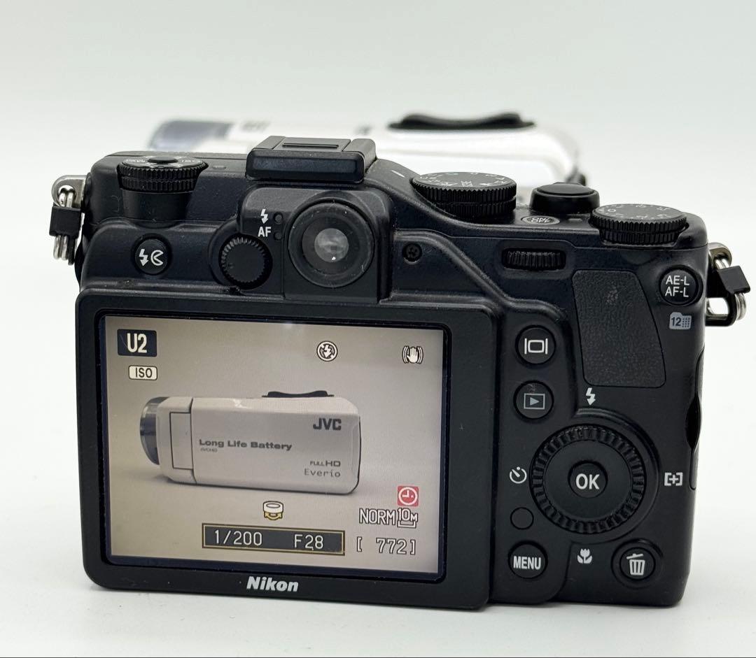 Nikon COOLPIX P7000 コンパクトデジタルカメラ