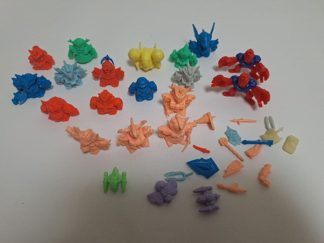 スーパーヒーロー風フィギュアセット 約30個