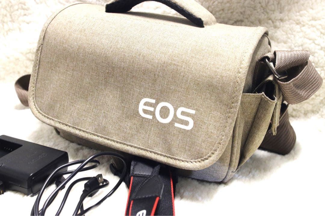 ⭐️美品⭐️ Canon EOS kiss M2ミラーレスカメラ ホワイト