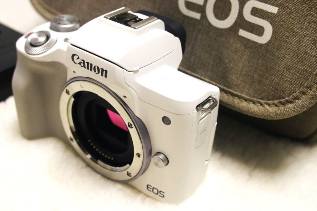⭐️美品⭐️ Canon EOS kiss M2ミラーレスカメラ ホワイト