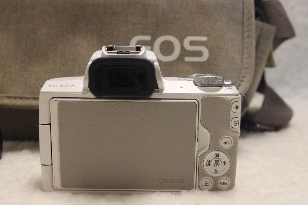 ⭐️美品⭐️ Canon EOS kiss M2ミラーレスカメラ ホワイト