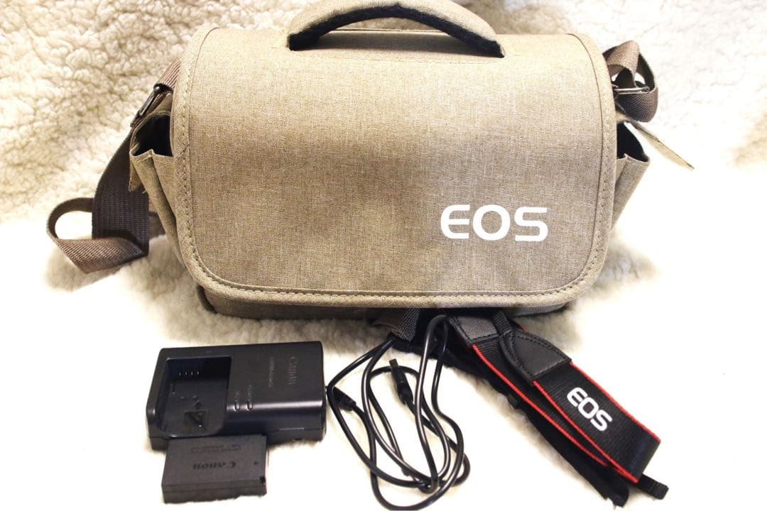 ⭐️美品⭐️ Canon EOS kiss M2ミラーレスカメラ ホワイト