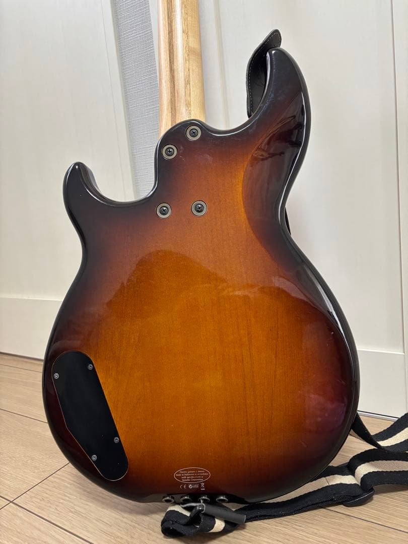 Yamaha エレキベース BB424