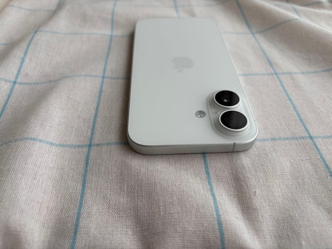 さ*く様 iPhone16 128GB ホワイト　SIMフリー