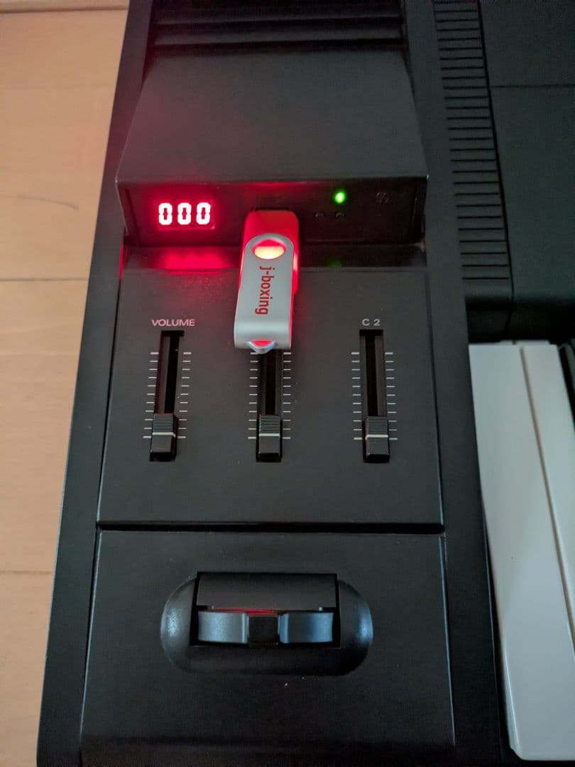 Roland　シンセサイザー　XP-80　ジャンク扱い品