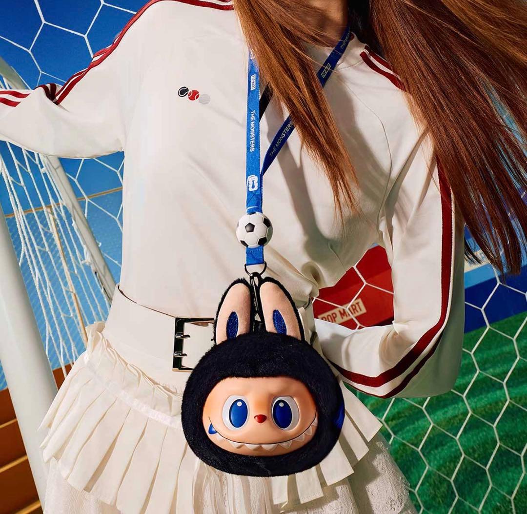 新品❣️POPMART FIFAコラボTHE MONSTERぬいぐるみペンダント