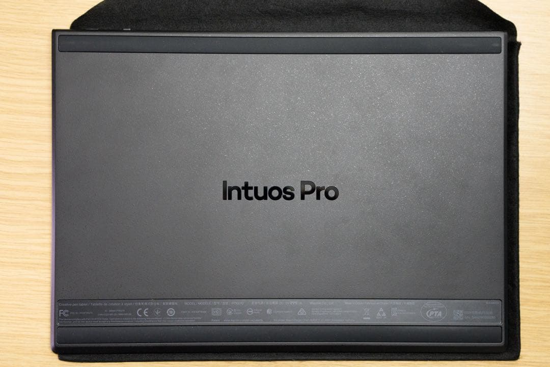 Wacom Intuos Pro medium 板タブ