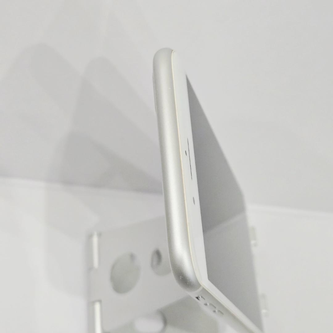 04 iPhone8 Plus シルバー SIMフリー 美品 バッテリー83%