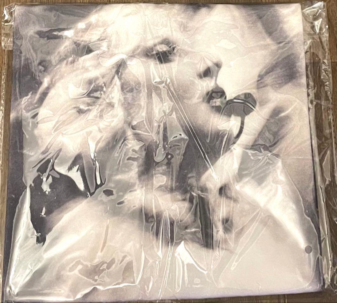 LADY GAGA The MAYHEM VIP GOLD ファブリックポスター