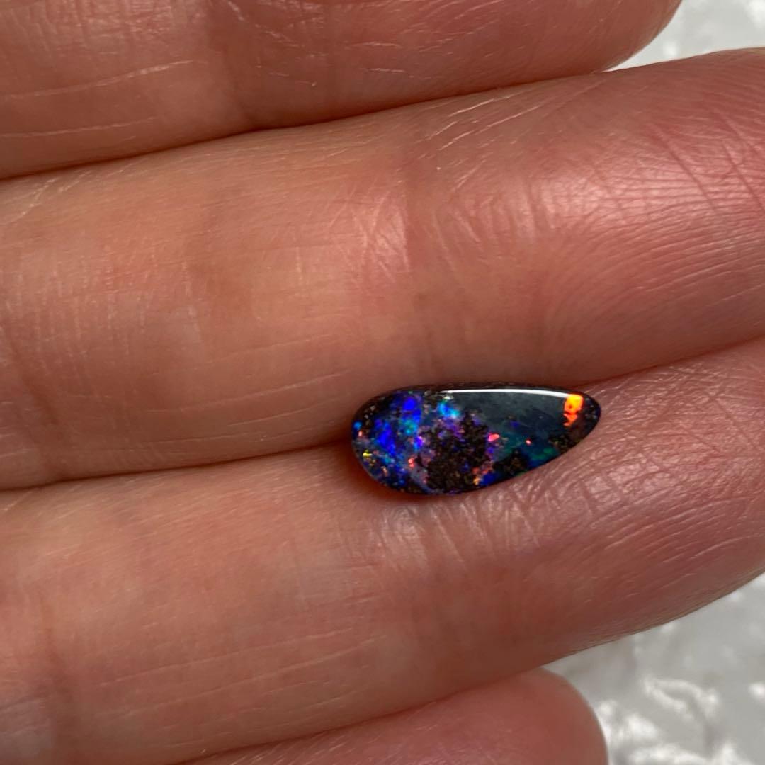 ボルダーオパール　ルース　　1.32ct