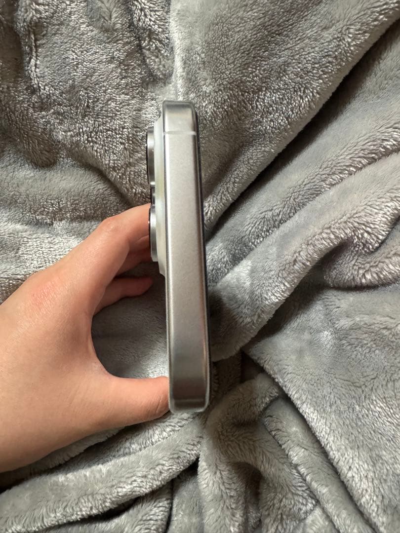 Apple iPhone 16 Pro Max 256GB ホワイトチタニウム