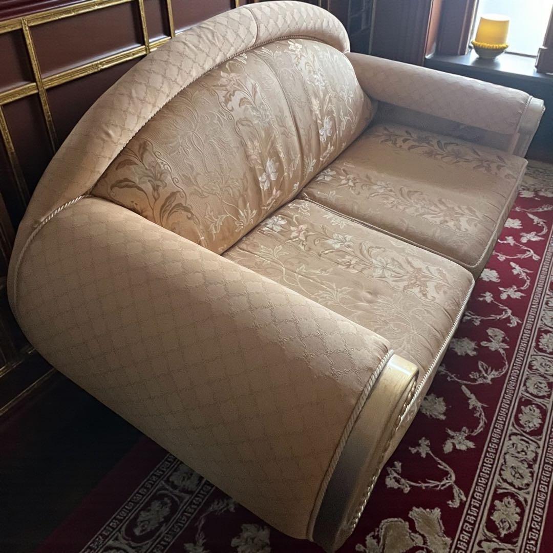 【豪華絢爛】【高級】2人掛けソファ　ファブリック ヨーロッパ　欧風　ラウンジ