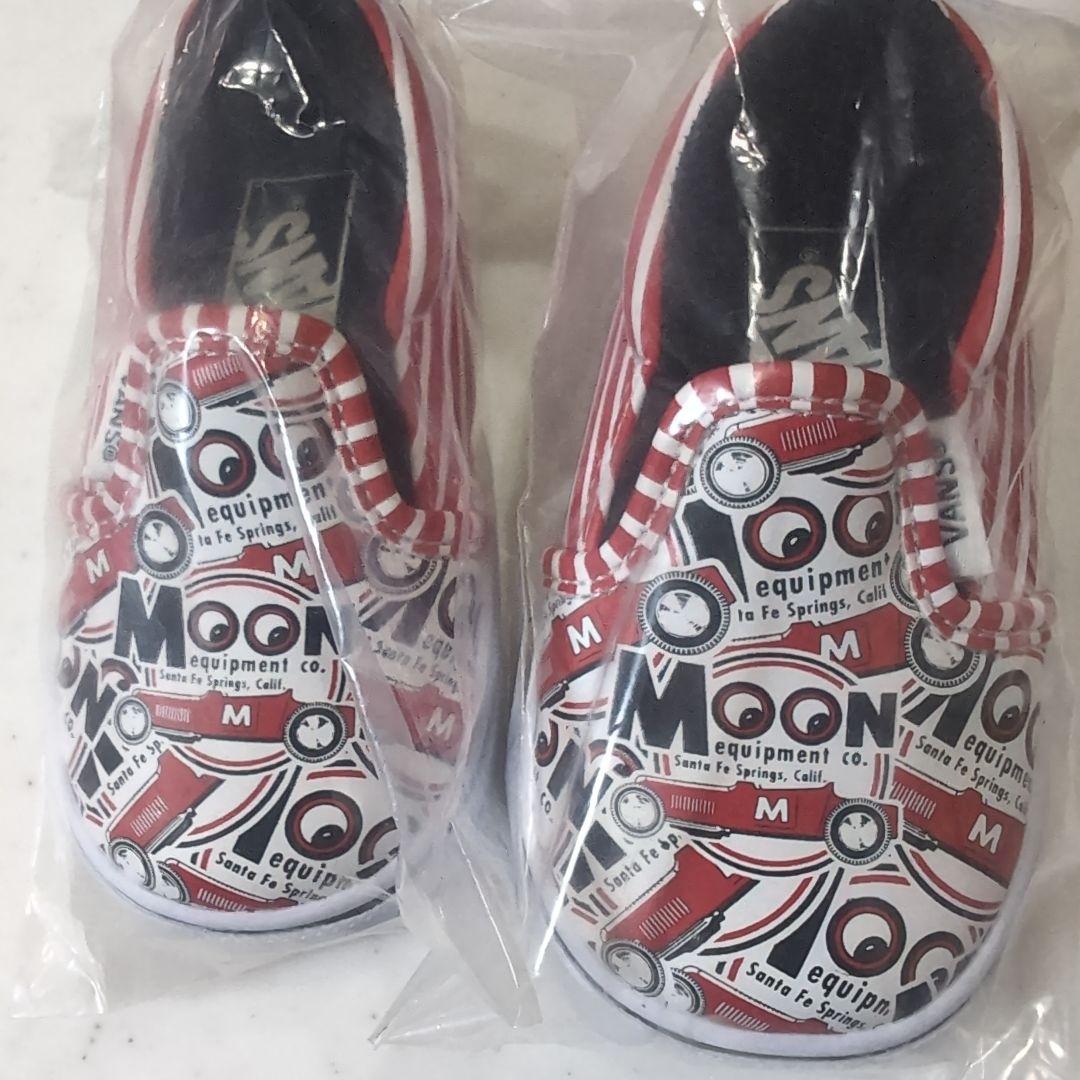 【限定】ムーンアイズ×バンズ コラボ限定スニーカー特典キーホルダー左右ペアセット