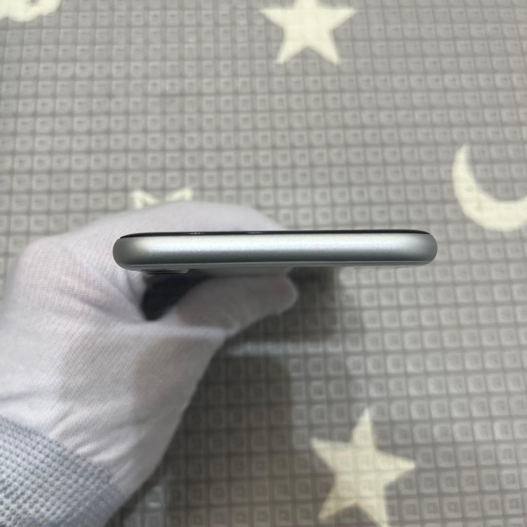 iPhone SE (第2世代) ホワイト 本体　64GB