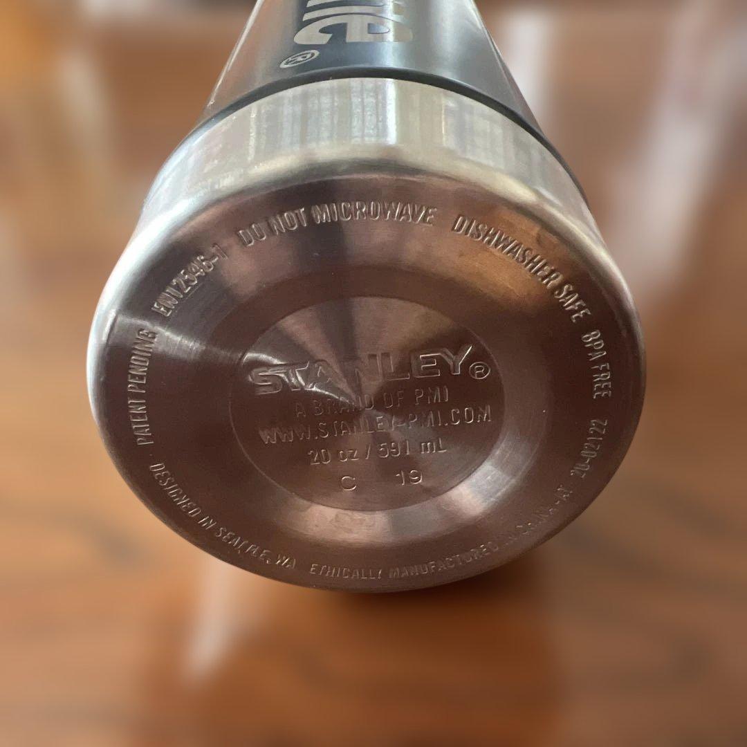 Supreme ステンレス水筒 STANLEY