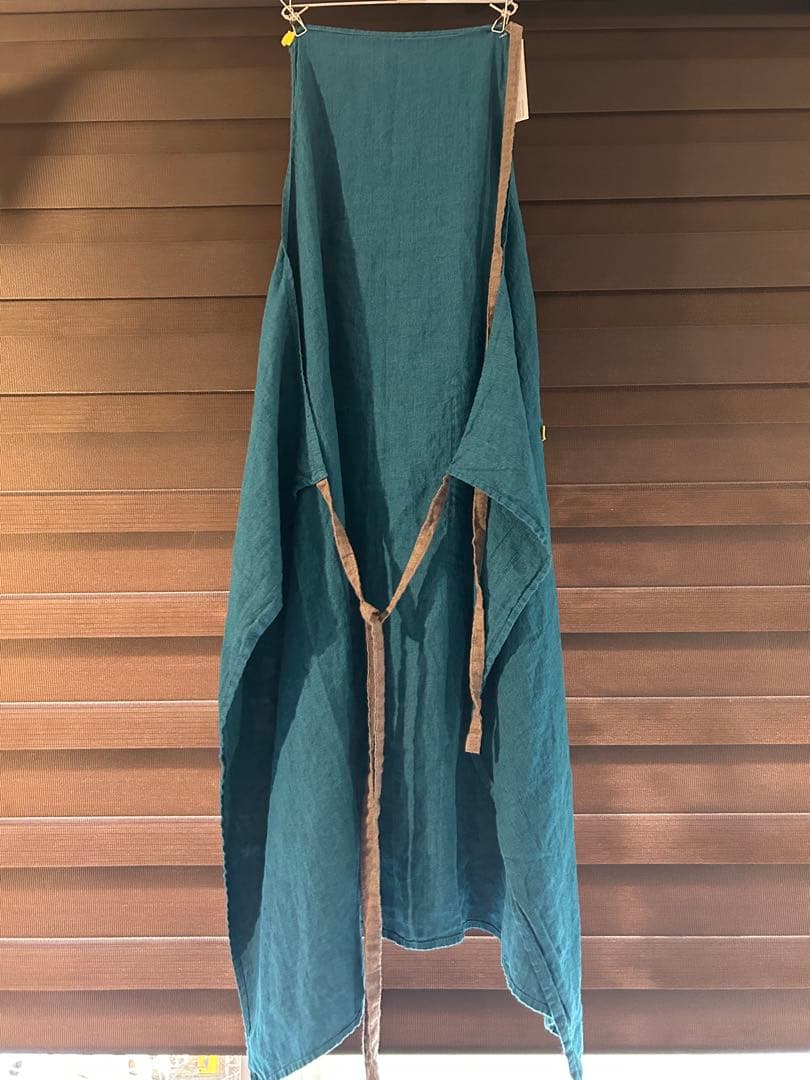 新品未使用　リーノエリーナ　フルエプロン マノン ブルーパヴォーネ　リトアニア製