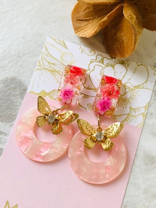 えっぴーさん専用♡かすみ草と蝶々 ピアス イヤリング