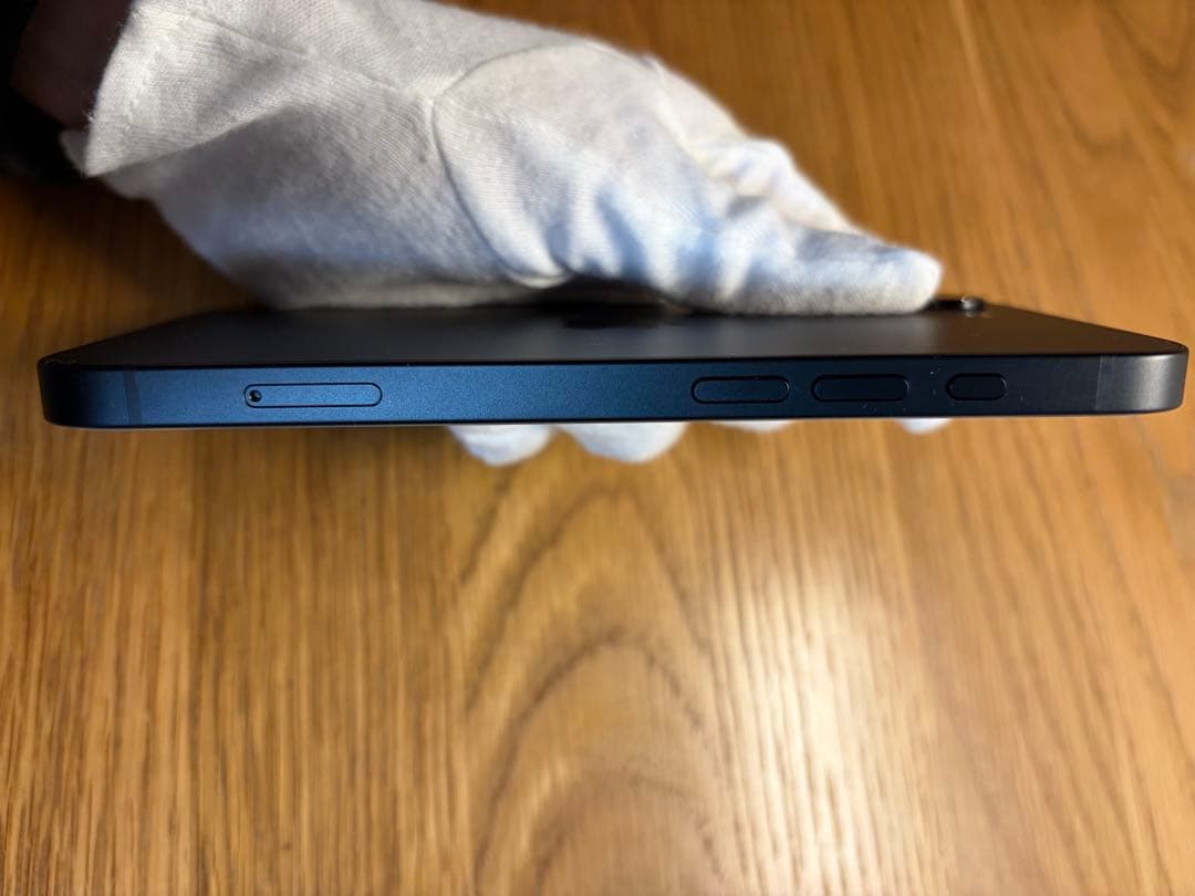 iPhone16e 128GB ブラック本体　新品同様