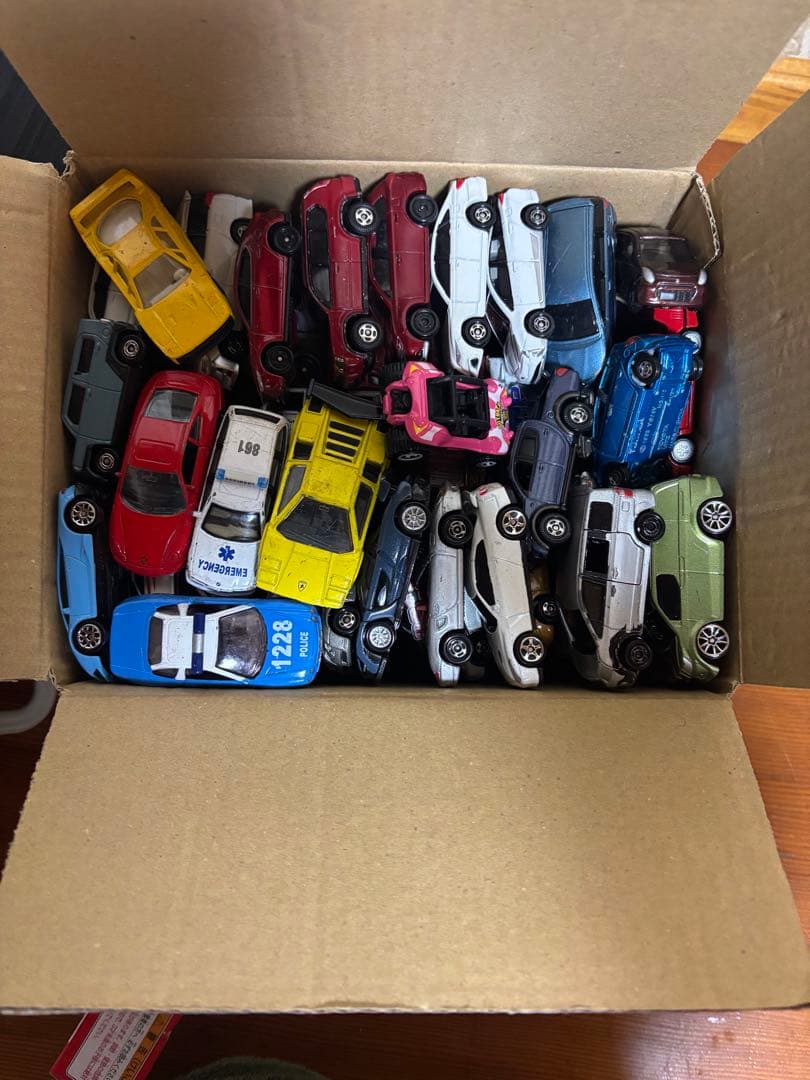 トミカ全部で127台