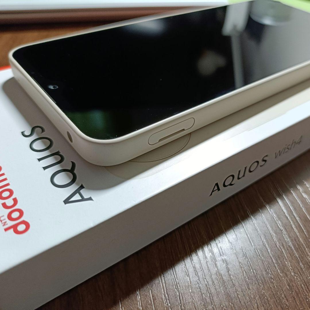 docomo AQUOS wish 4 本体(箱付)