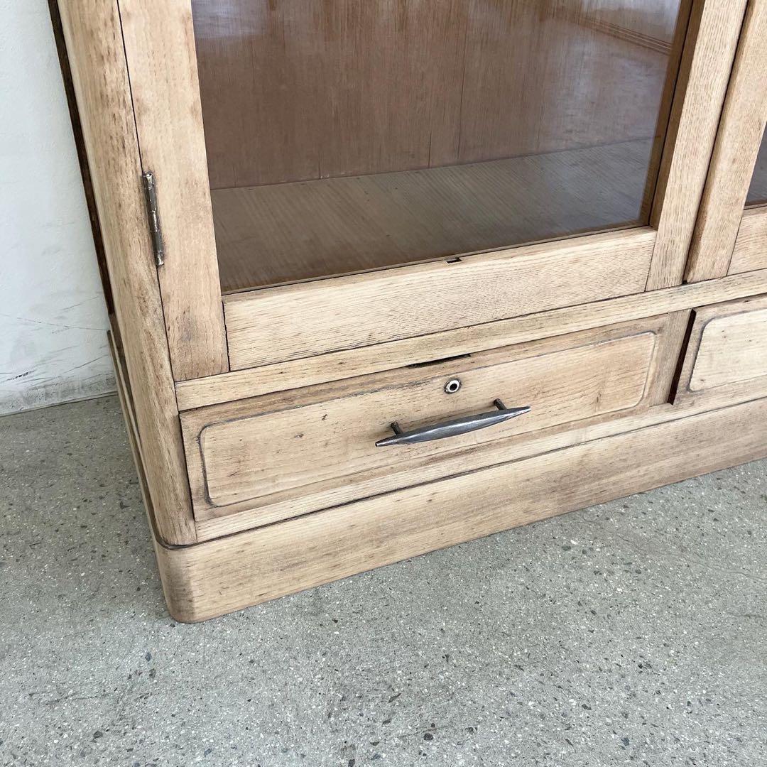 レトロ　ヴィンテージ　古家具　収納　食器棚　ガラス棚　ガラスキャビネット　剥離