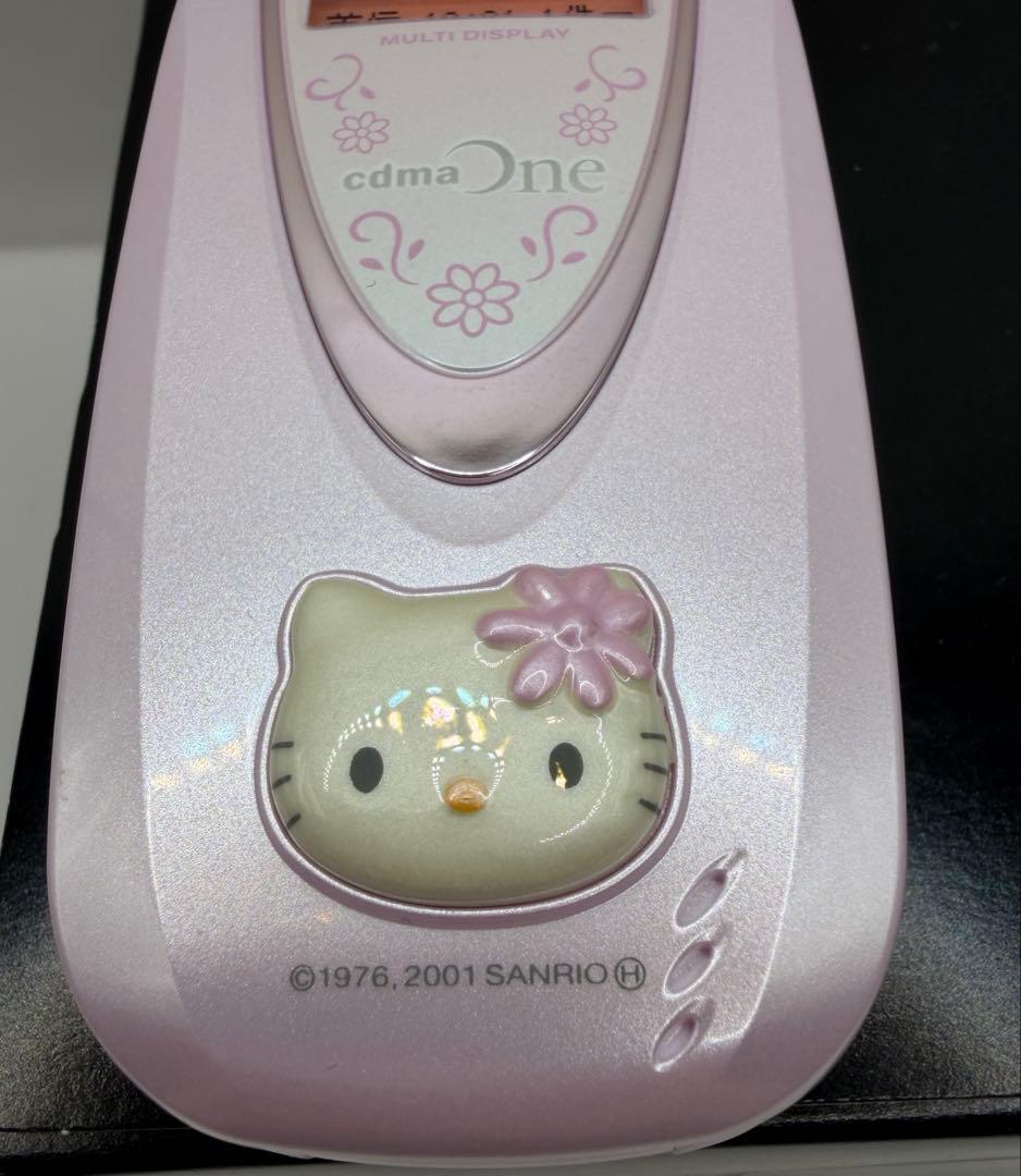 モックアップ　サンリオ　ハローキティ　ピンク　au cdma One