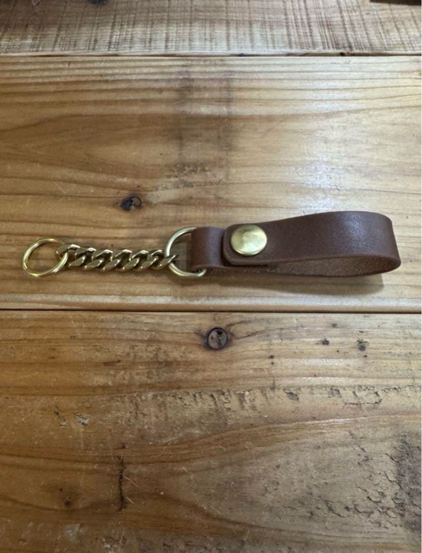 C*o様 ★最終値下げおまけ付き！ハンドメイドウォレット　コンチョ栃木レザ