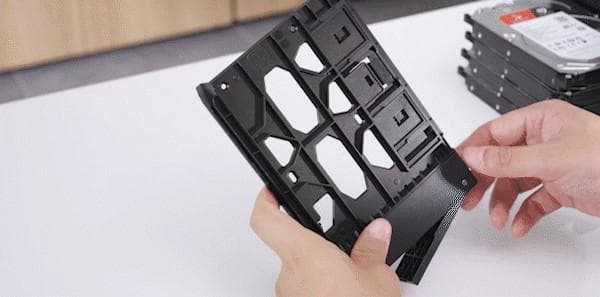 UGREEN⭐新品NASync⭐DXP2800 64TB NAS⭐