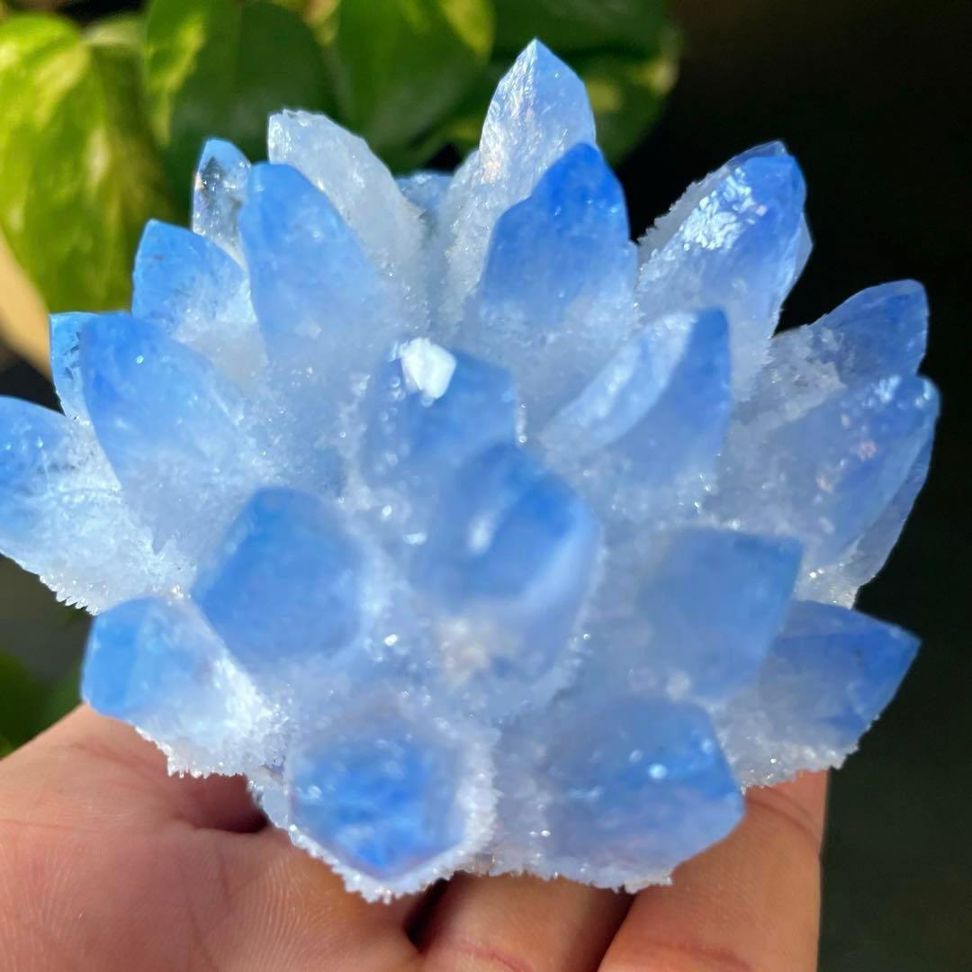 青い水晶のクラスター　天然石　鉱物　パワーストーン　クリスタル　レア　珍しい