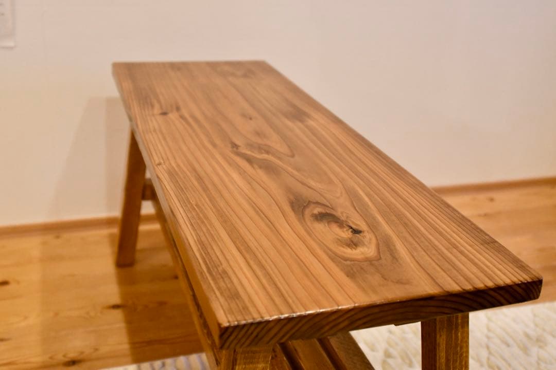 ハンドメイド木製スツール　ベンチ　下部棚付き　下駄箱にも！