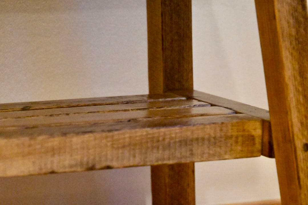 ハンドメイド木製スツール　ベンチ　下部棚付き　下駄箱にも！