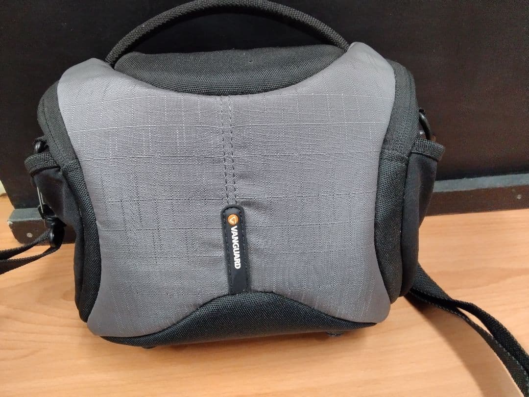 (送料無料鹿児島発)中古品 FUJIFILM FINEPIX S9800