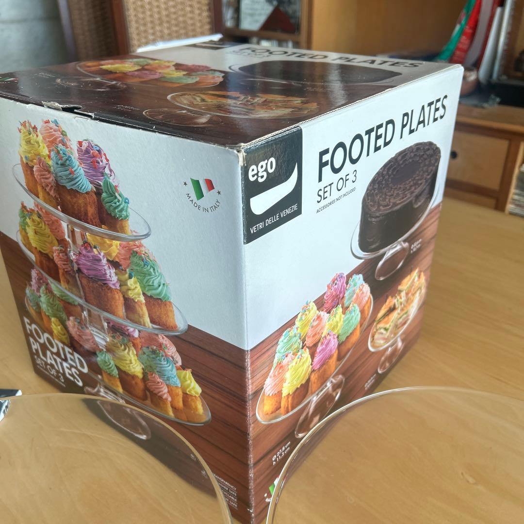 イタリア製バンケットプレート3段　ガラス製　新品未使用　箱あり