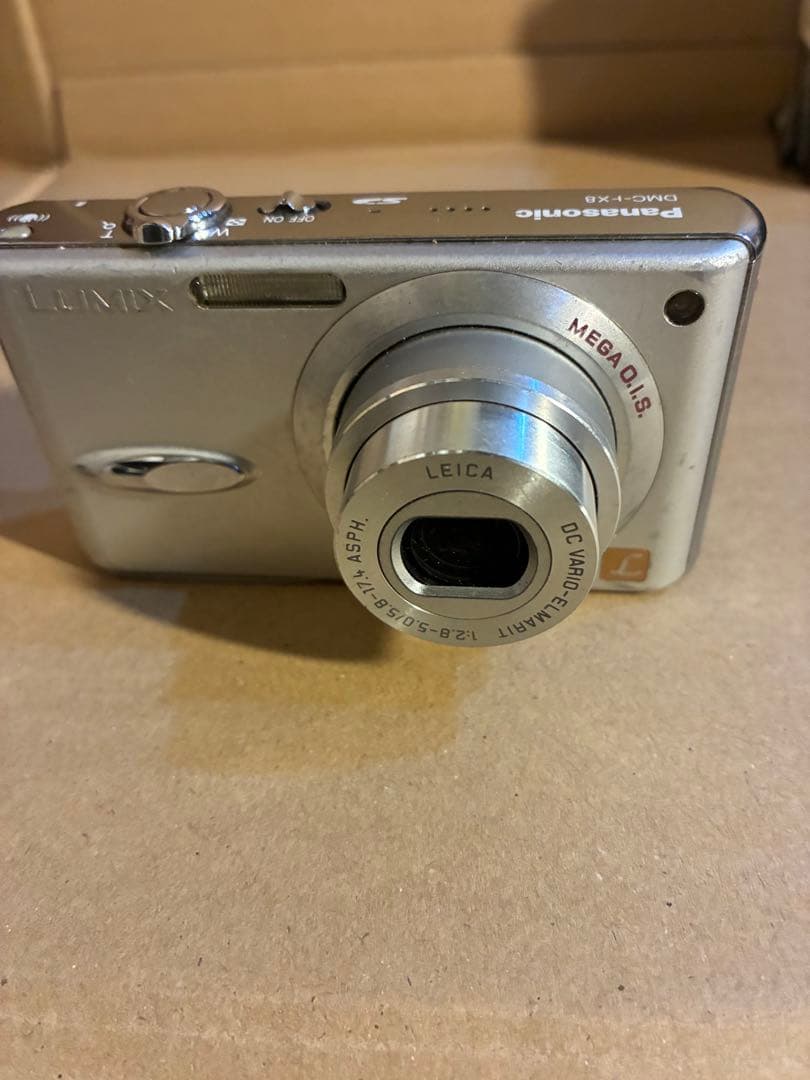 デジタルカメラ Panasonic LUMIX DMC-FX8