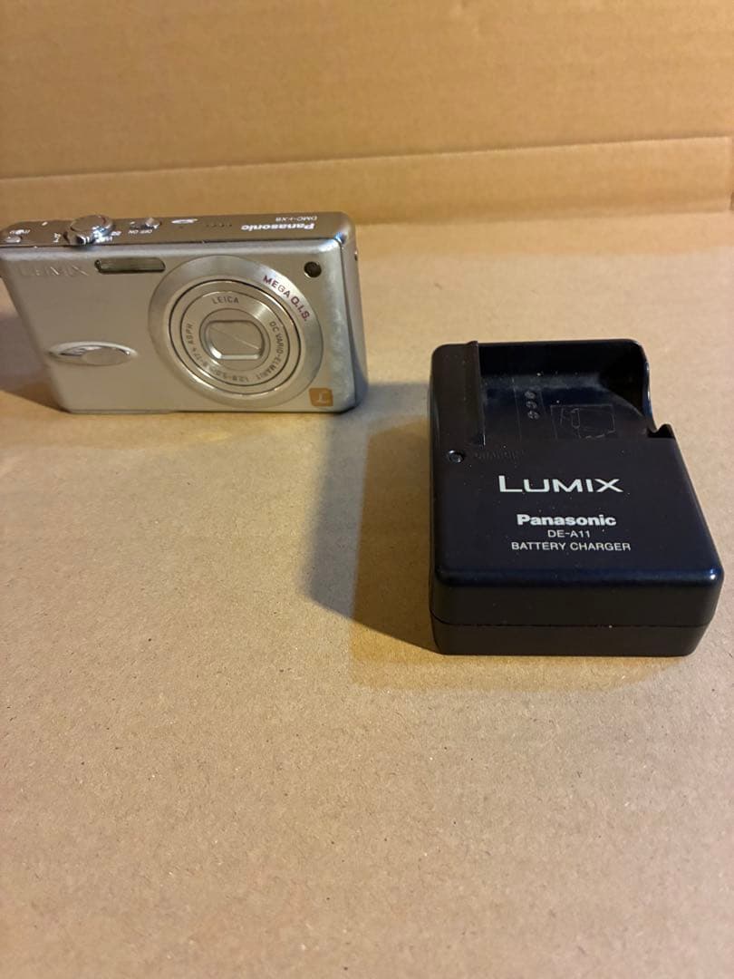 デジタルカメラ Panasonic LUMIX DMC-FX8