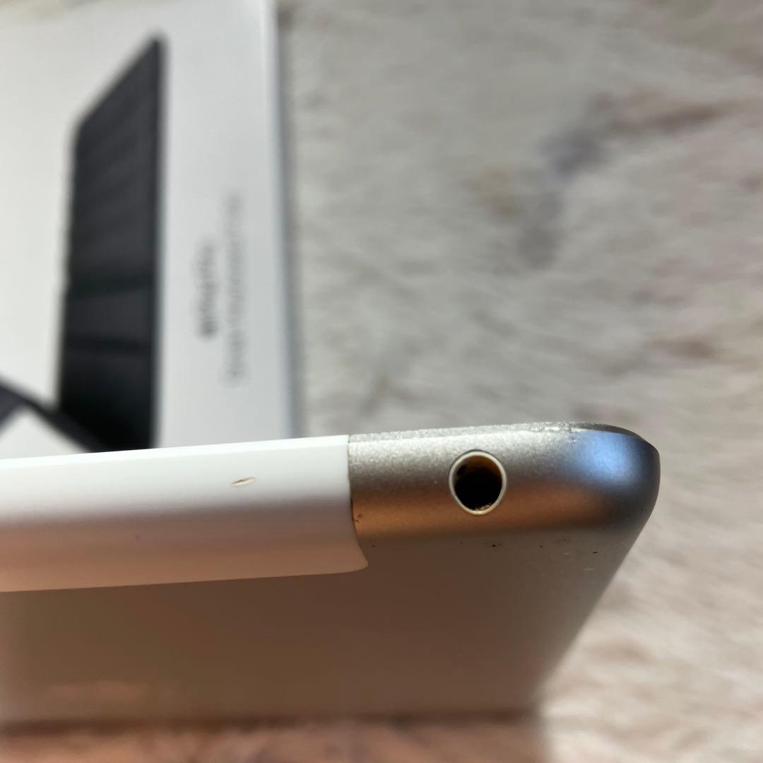 【完動品】iPad 第６世代 128GB SIMフリー【すぐ発送】【付属品】
